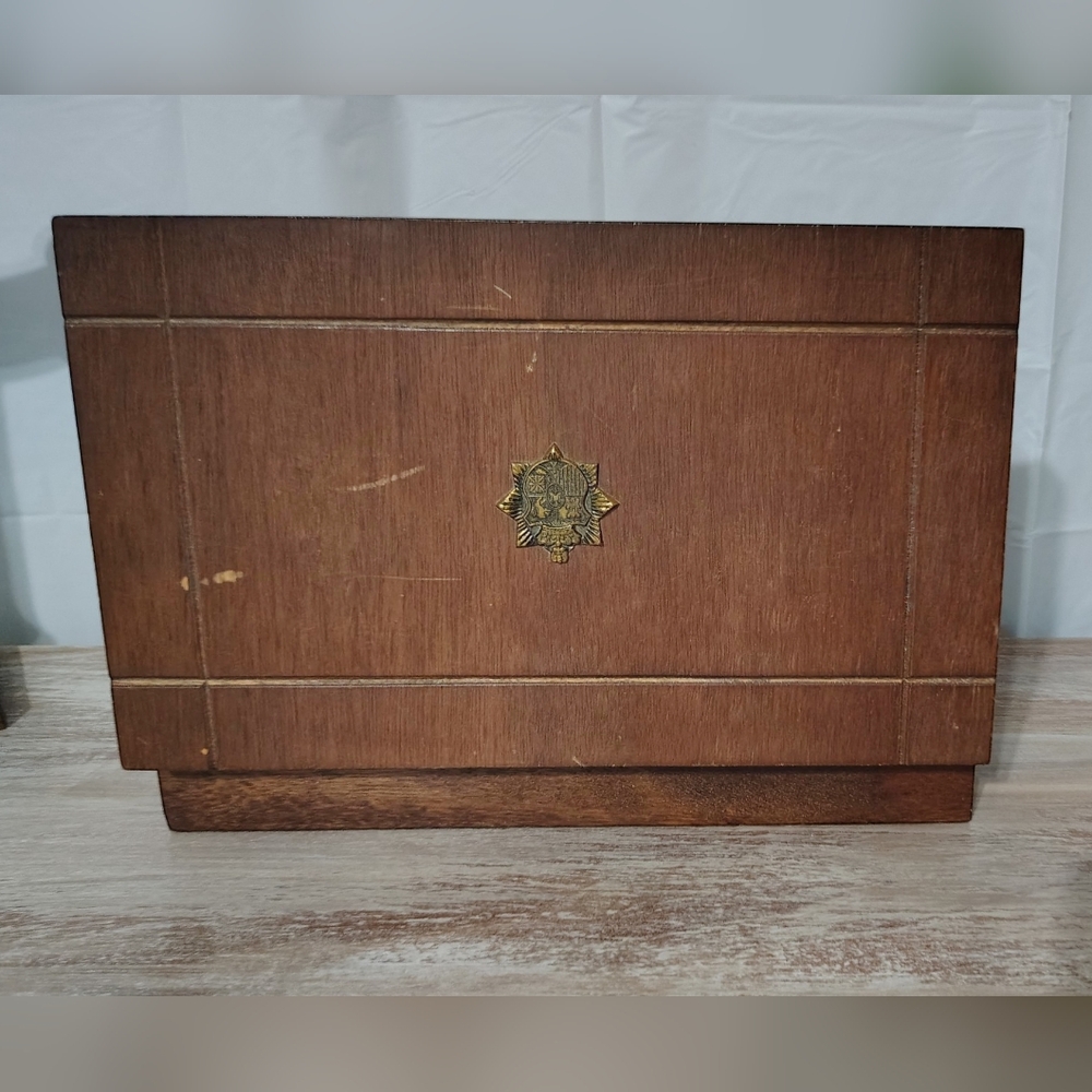 vintage 1960s men's wood jewelry box made in Japan, w/ brass Crest